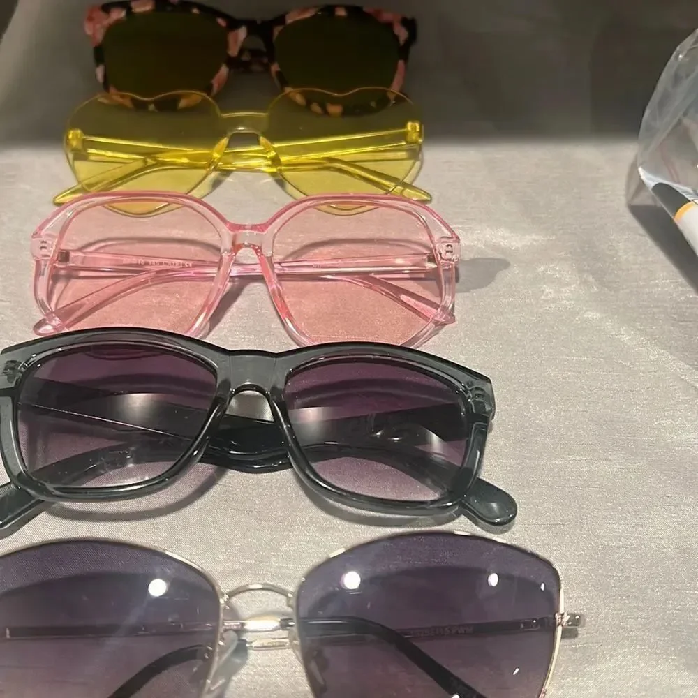 🎉1 hr sale 🎉Sunglasses 5 bundle